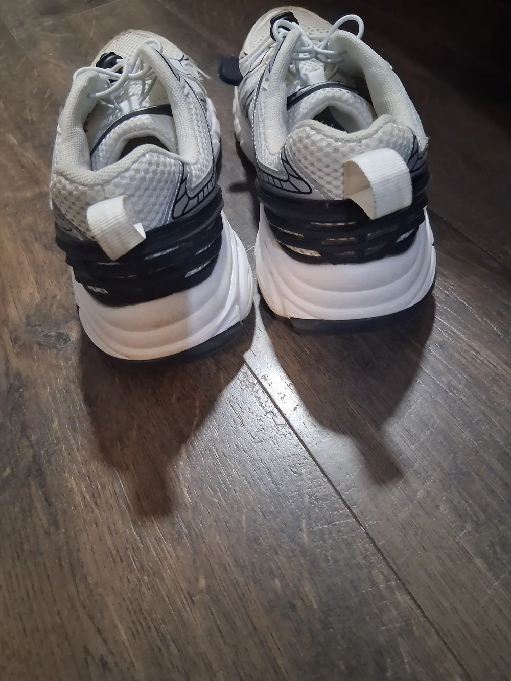 Avita White and Black Women's Athletic Sneakers Tennis Shoes 10